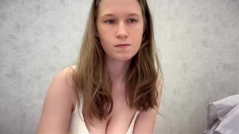 Snapshot of yana_squrel_22 chatting on 07/31/26, 12:04 Yana online show from 07/31/26, 12:04