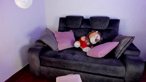 Snapshot of yaner_ chatting on 03/21/26, 04:50 Follow me on IG online show from 03/21/26, 04:50