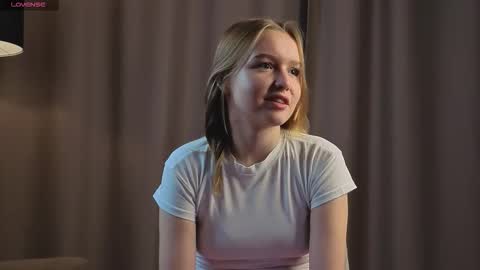 Kate online show from 09/25/25, 01:04