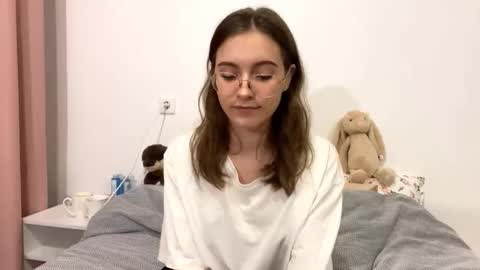 Snapshot of yaniraekberg chatting on 10/20/25, 05:02 Marry online show from 10/20/25, 05:02
