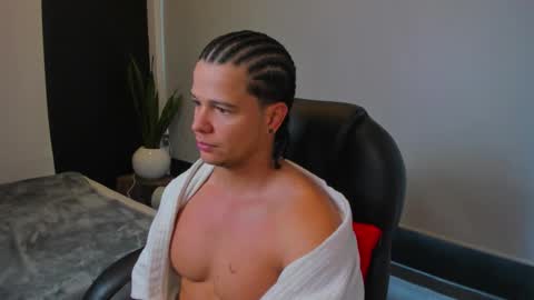 new here online show from 11/24/25, 12:05