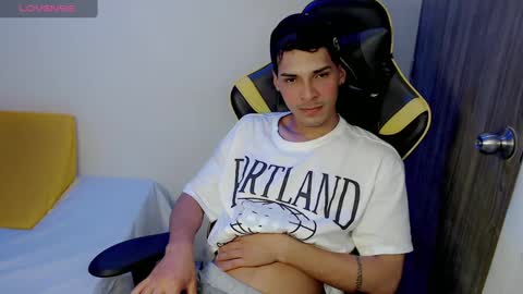 Snapshot of yankees_ chatting on 10/01/25, 03:56 DANILO P online show from 10/01/25, 03:56