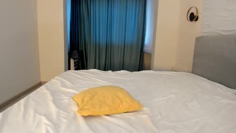 Yana online show from 11/13/25, 05:28