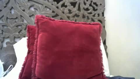 Snapshot of yara127 chatting on 02/23/26, 08:39 HOT MILF online show from 02/23/26, 08:39