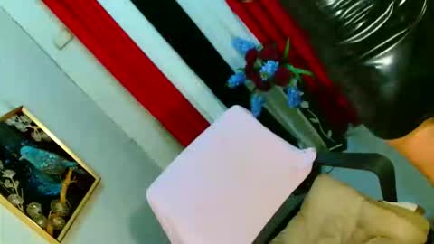 miss yasii online show from 11/15/25, 05:09