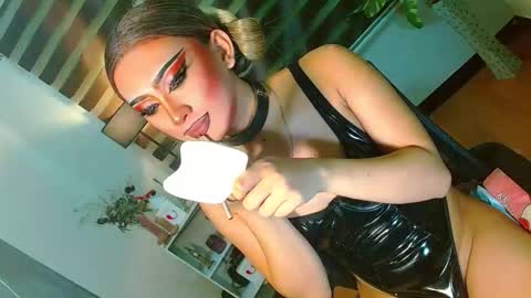 miss yasii online show from 04/27/26, 03:32