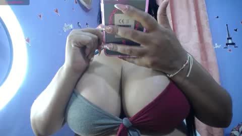Yasmin online show from 01/17/25, 11:06