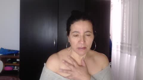 yasmin_love85 online show from 12/24/24, 02:12