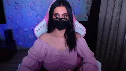 Snapshot of yasmina___ chatting on 11/06/25, 07:42 yasmina online show from 11/06/25, 07:42