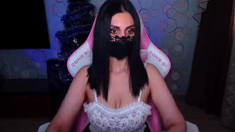 Snapshot of yasmina___ chatting on 01/12/26, 07:13 yasmina online show from 01/12/26, 07:13