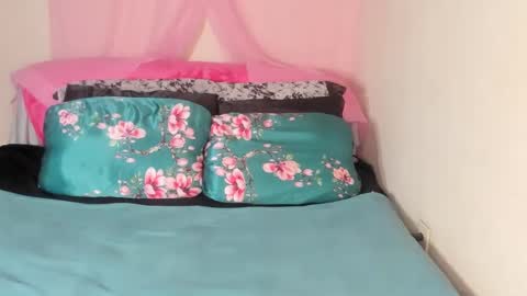 Snapshot of yasminayazzie chatting on 02/24/25, 03:33 Yasmina online show from 02/24/25, 03:33