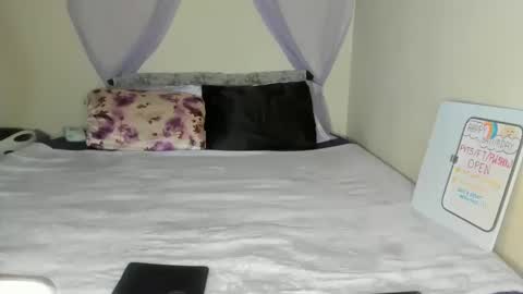 Snapshot of yasminayazzie chatting on 09/13/25, 07:02 Yasmina online show from 09/13/25, 07:02