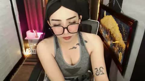 Snapshot of yassiered chatting on 01/19/26, 03:54 yassiered online show from 01/19/26, 03:54