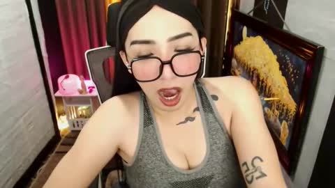 Snapshot of yassiered chatting on 02/07/26, 07:23 yassiered online show from 02/07/26, 07:23