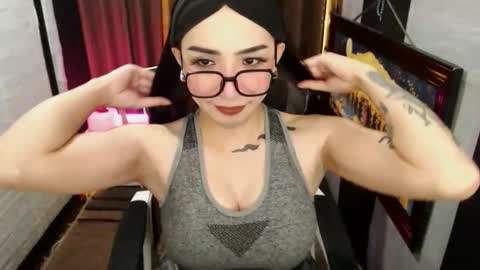 Snapshot of yassiered chatting on 02/08/26, 10:18 yassiered online show from 02/08/26, 10:18