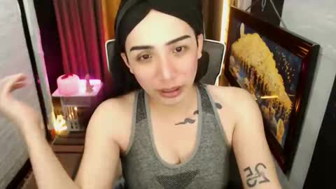 Snapshot of yassiered chatting on 03/05/26, 02:24 yassiered online show from 03/05/26, 02:24