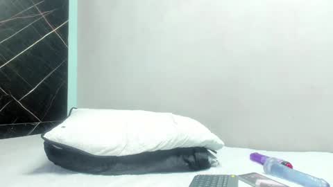 Snapshot of yaya____ chatting on 01/14/25, 03:57 yaya____ online show from 01/14/25, 03:57