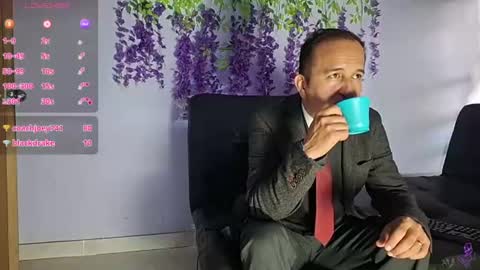 Hazzan y Greisy online show from 06/18/26, 03:49