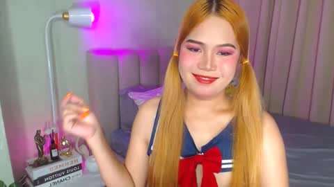 Snapshot of yazmin_shines chatting on 01/21/25, 02:15 Yazzi online show from 01/21/25, 02:15