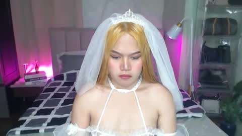 Snapshot of yazmin_shines chatting on 09/21/25, 04:25 Yazzi online show from 09/21/25, 04:25