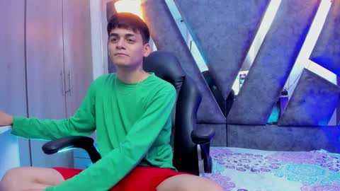 Snapshot of yef_thinn chatting on 10/17/25, 03:31 yef_thinn online show from 10/17/25, 03:31