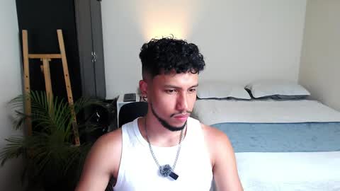Snapshot of yeff_stone chatting on 04/18/26, 12:36 yeff online show from 04/18/26, 12:36