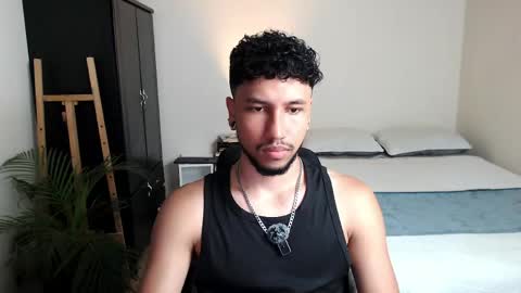 Snapshot of yeff_stone chatting on 04/21/26, 12:23 yeff online show from 04/21/26, 12:23