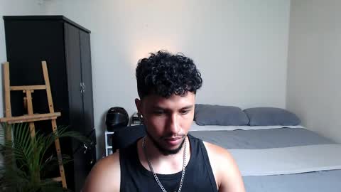 Snapshot of yeff_stone chatting on 04/25/26, 12:13 yeff online show from 04/25/26, 12:13