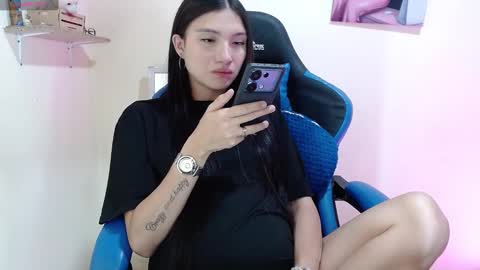 Snapshot of yeibles_hana2 chatting on 12/15/24, 12:07 yeibles_hana2 online show from 12/15/24, 12:07