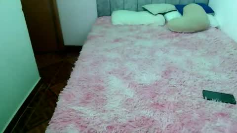 yeibles_hana2 online show from 11/11/25, 10:43