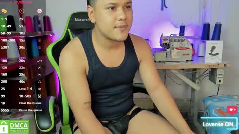 Snapshot of yeiko_44 chatting on 02/07/25, 01:04 Yeiko online show from 02/07/25, 01:04