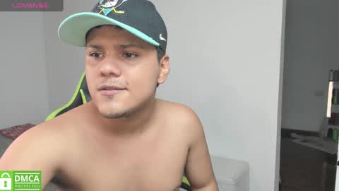 Snapshot of yeiko_44 chatting on 03/01/25, 08:34 Yeiko online show from 03/01/25, 08:34