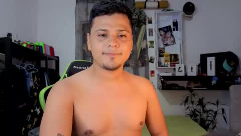 Snapshot of yeiko_44 chatting on 04/04/26, 05:27 Yeiko online show from 04/04/26, 05:27