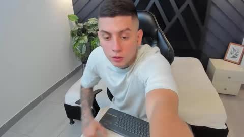 YEIKO ROMERO online show from 02/14/25, 05:36