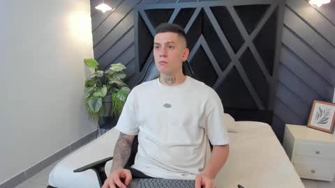 YEIKO ROMERO online show from 02/15/25, 05:28