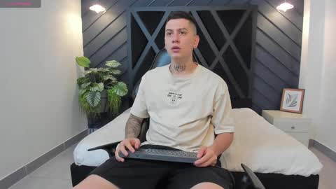 YEIKO ROMERO online show from 02/16/25, 01:27