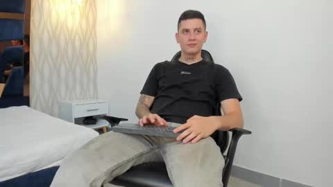 YEIKO ROMERO online show from 02/19/25, 06:00