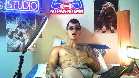 yeisoncastellanos1999 online show from 10/04/25, 01:36