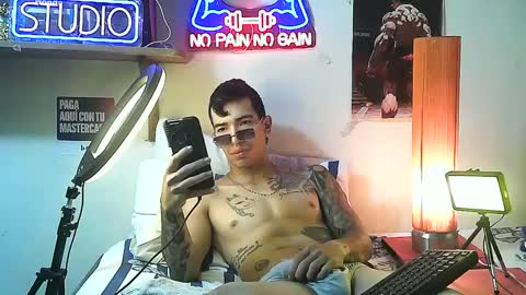 yeisoncastellanos1999 online show from 10/11/25, 02:26