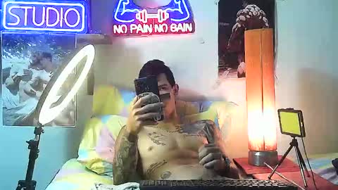 yeisoncastellanos1999 online show from 10/26/25, 01:33