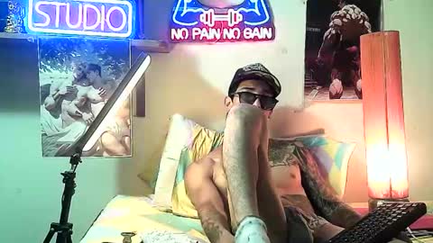 yeisoncastellanos1999 online show from 11/12/25, 05:57