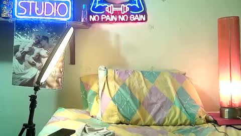 yeisoncastellanos1999 online show from 11/25/25, 07:25