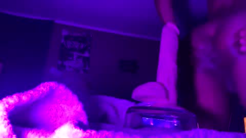 Snapshot of yelladaniella chatting on 03/15/26, 08:53 Ella Ts online show from 03/15/26, 08:53