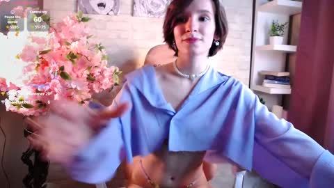 Snapshot of yellow_songbird chatting on 02/08/25, 06:12 Liya online show from 02/08/25, 06:12