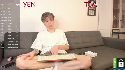 Snapshot of yen2025 chatting on 12/15/25, 07:18 Yen online show from 12/15/25, 07:18