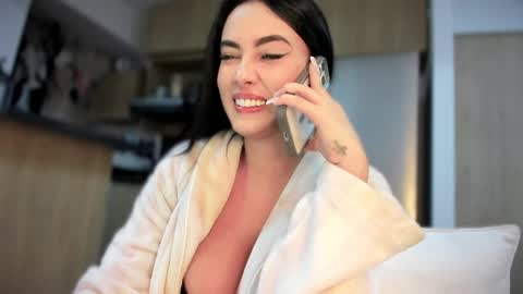 yenifer016 online show from 05/04/26, 04:19