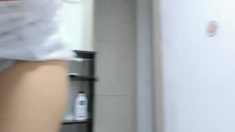 yenlo01 online show from 01/16/25, 01:58