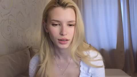 Snapshot of yennaone chatting on 02/17/26, 06:32 Yenna online show from 02/17/26, 06:32