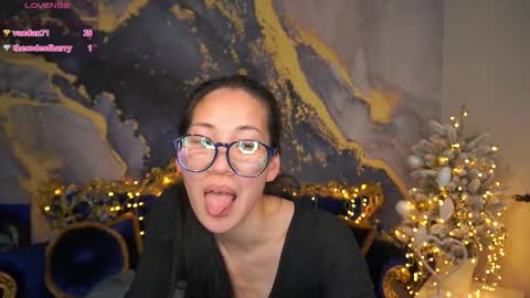 Snapshot of yennstar chatting on 02/25/26, 08:18 yennstar online show from 02/25/26, 08:18