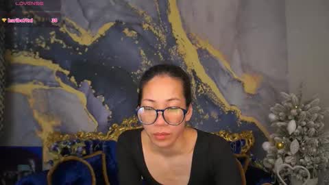 Snapshot of yennstar chatting on 02/27/26, 01:05 yennstar online show from 02/27/26, 01:05